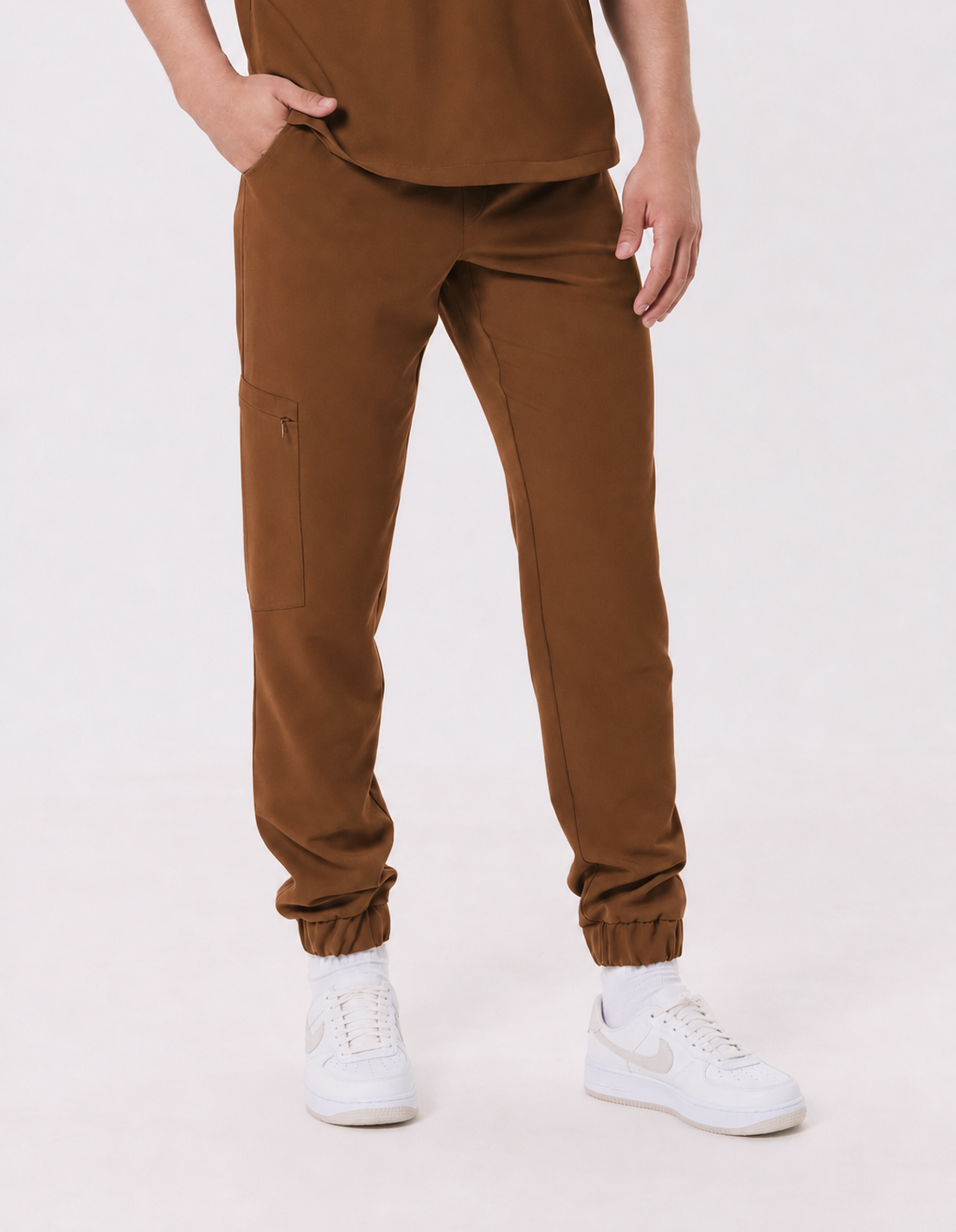 Pantalon médical homme jogger Leo, couleur chocolat, devant