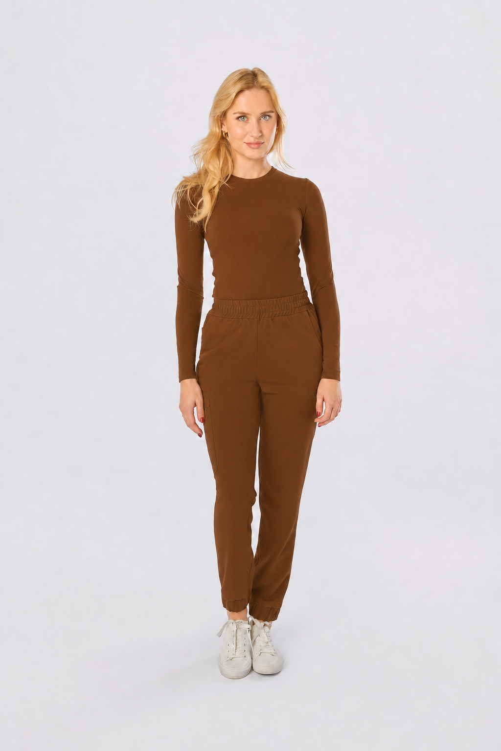 Sous-pull médical femme manches longues Lena, couleur chocolat, devant