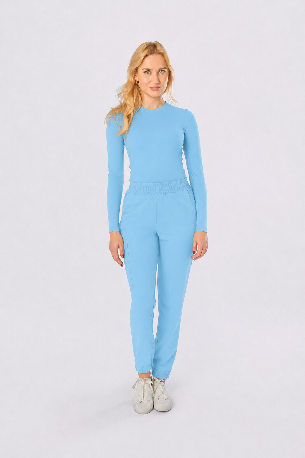 Sous-pull médical femme manches longues Lena, couleur bleu ciel, devant