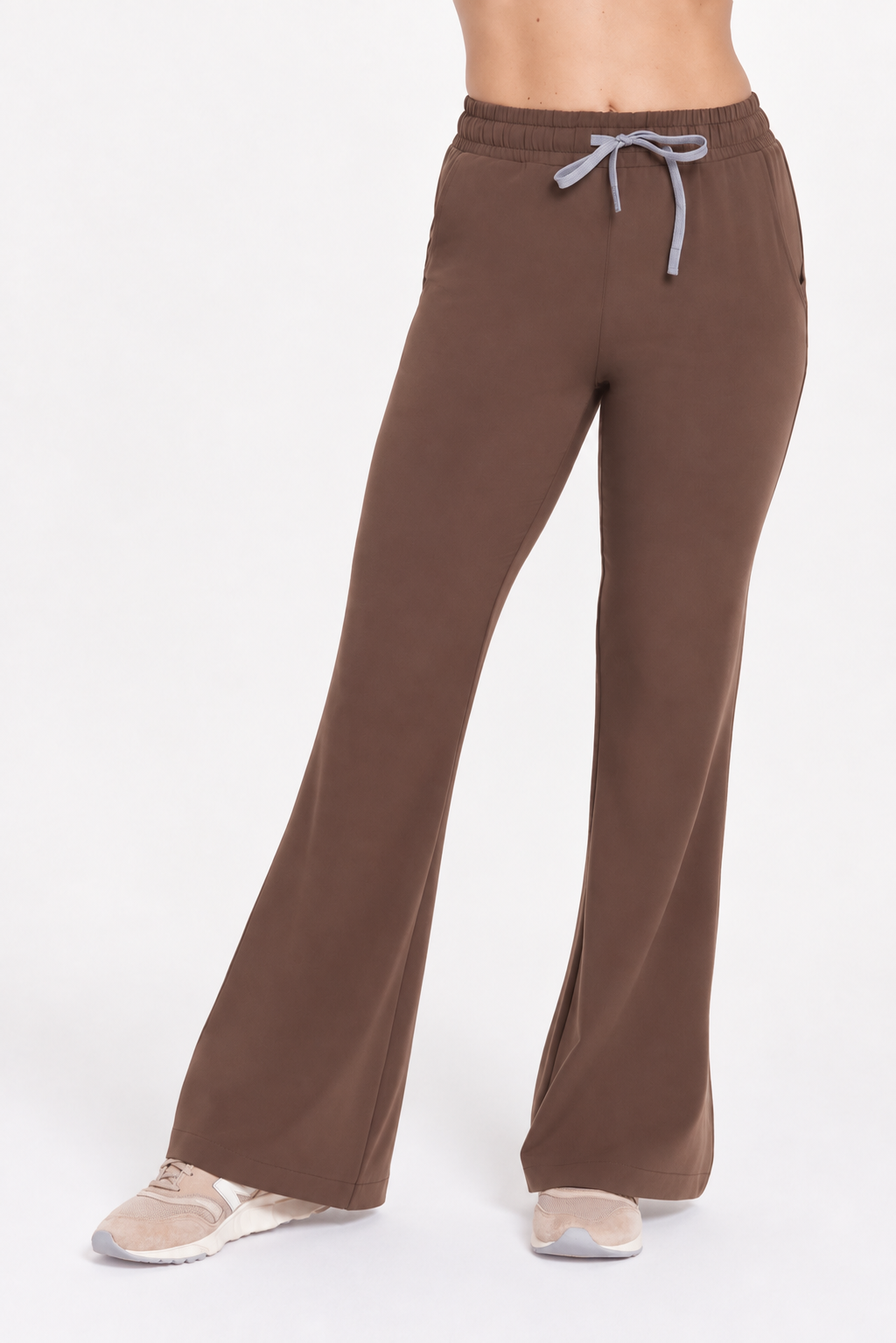 Pantalon médical femme évasé Iris, couleur espresso, devant
