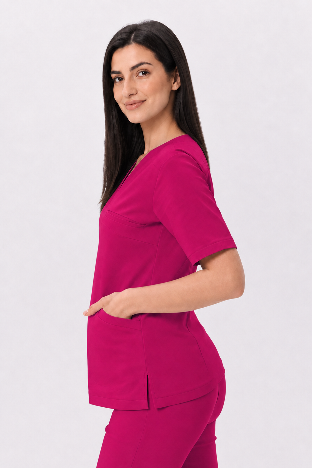 Pantalon médical femme skinny Ella, couleur amarante, trois-quarts