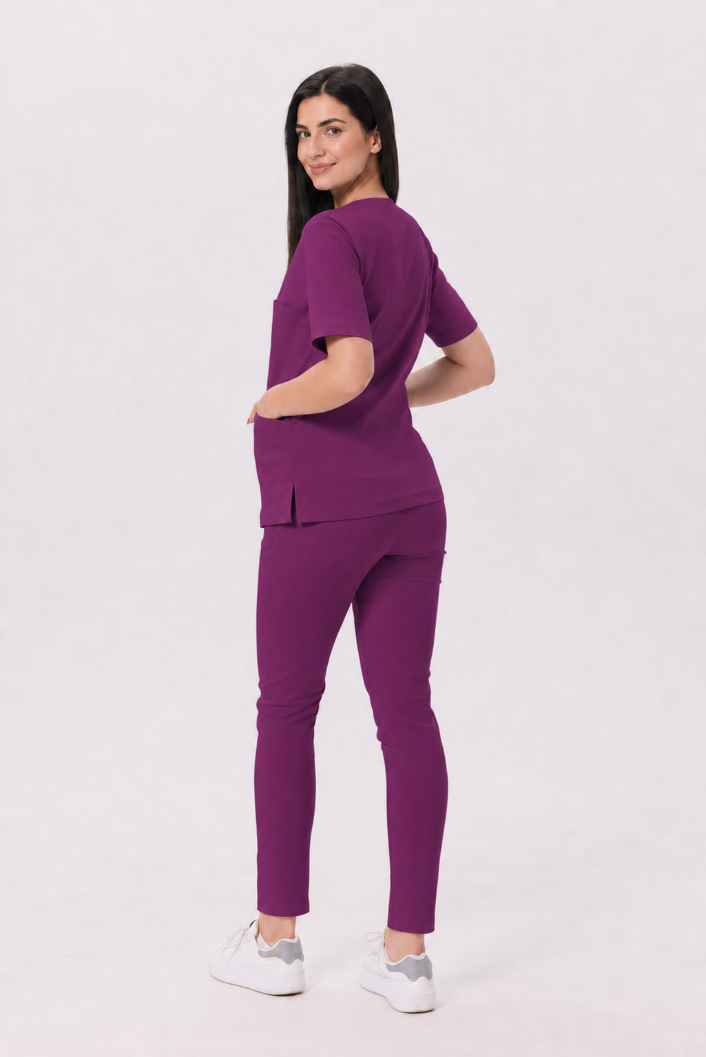 Pantalon médical femme skinny Ella, couleur prune, dos