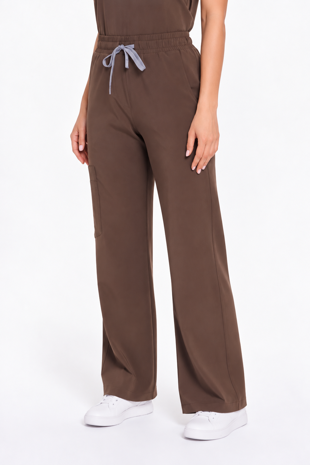Pantalon médical femme large Freya, couleur espresso, devant