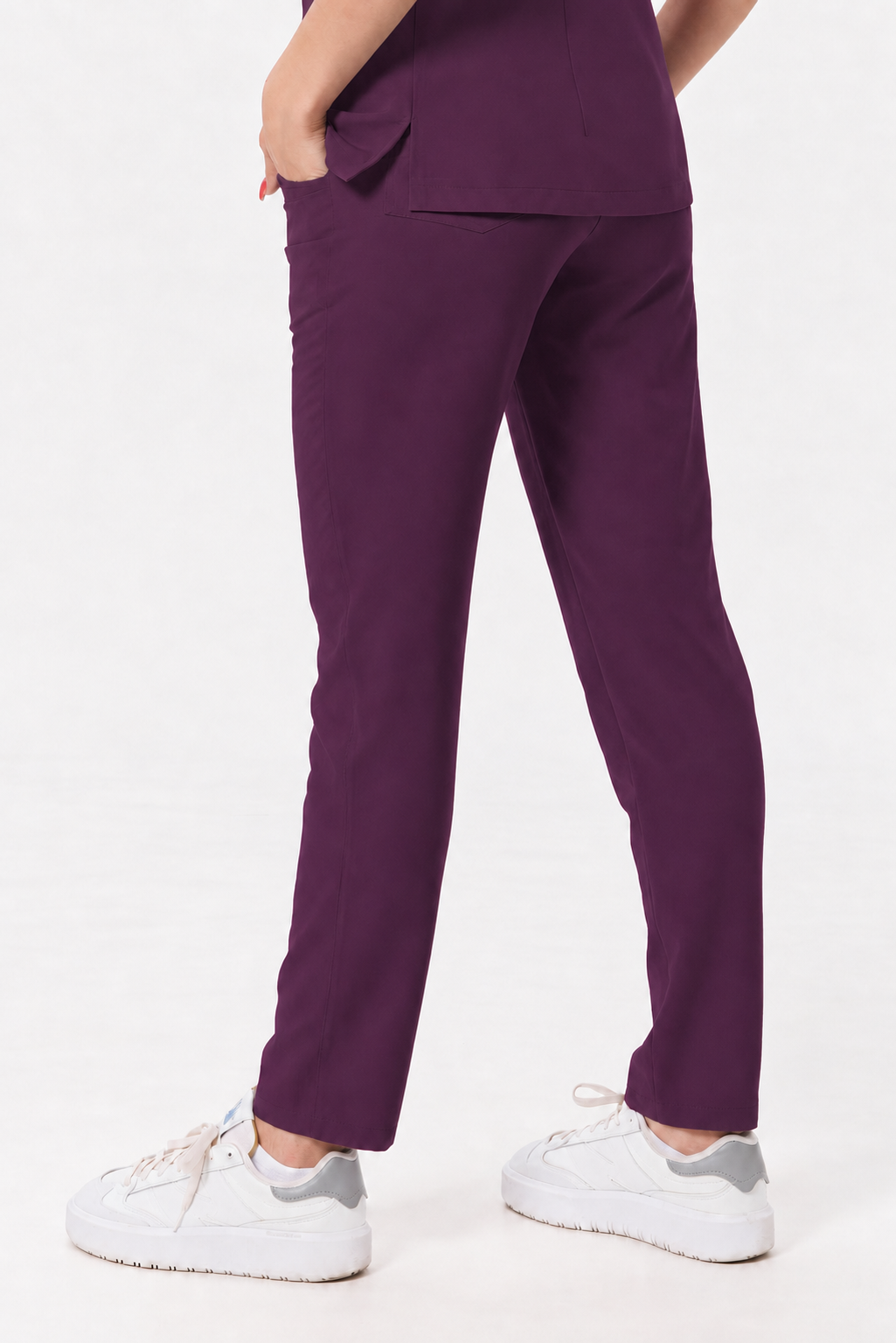 Pantalon médical femme droit Zara, couleur aubergine, profil