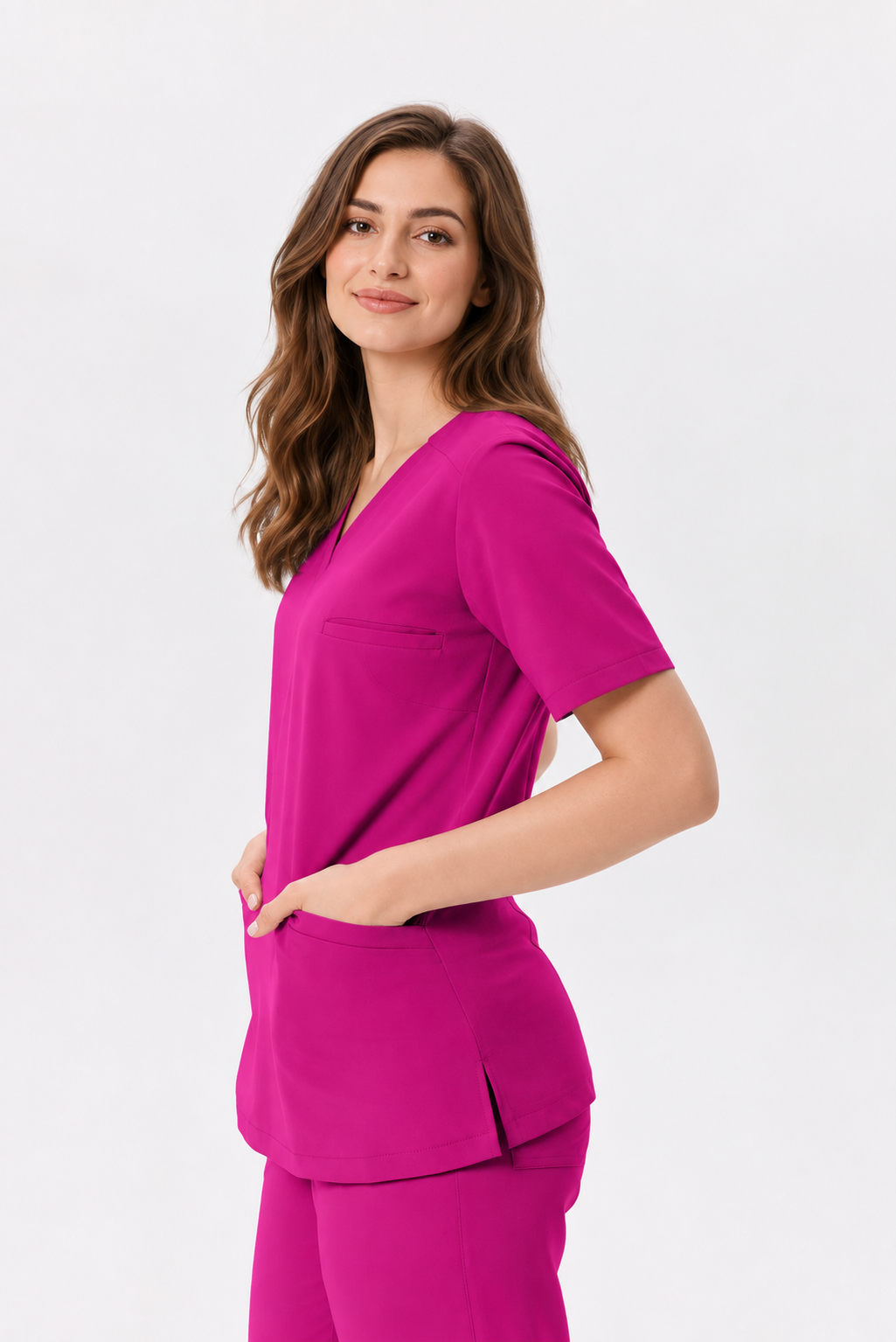 Tunique médicale femme col V Livia, couleur amarante, trois-quarts